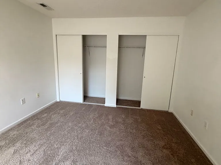 325 Town Pointe Way — Photo 21