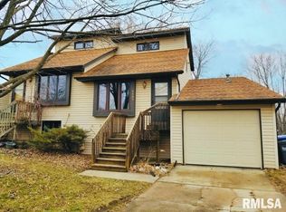 3483 Clearwater Dr, Bettendorf, IA 52722