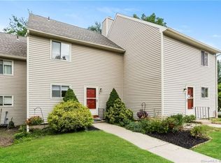 4 Mohawk Ct #4, Cromwell, CT 06416