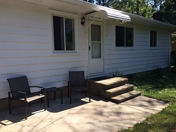 3rd image of 1420 Diana Dr