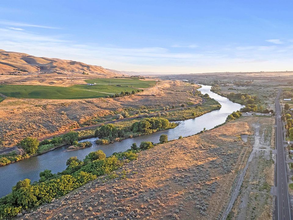 2nd image of 18779 W Old Inland Empire Hwy
