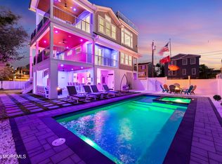 18 Mea Lane, Brant Beach, NJ