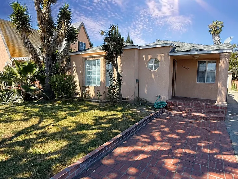8669 Cypress Ave — Photo 2