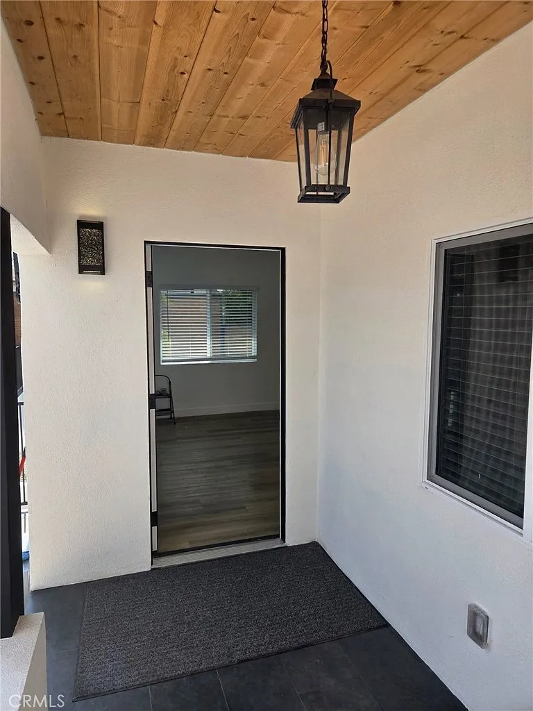 2 bed, 1904 sqft, $3,500 — Photo 3