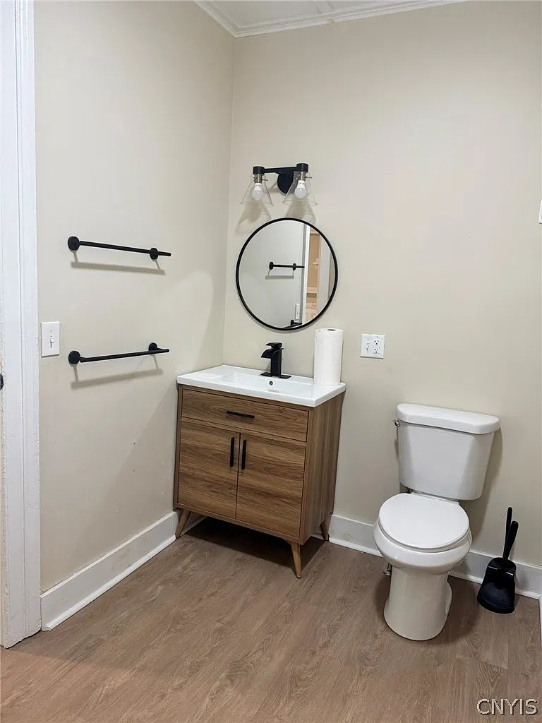 4 bed, 2.5 bath, 2327 sqft, $2,300 — Photo 3