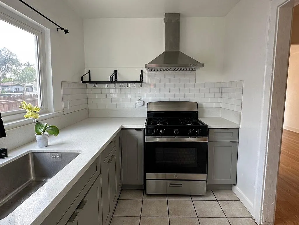 2737 S West View St — Photo 3