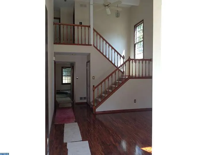 524 Winding Way photo 1