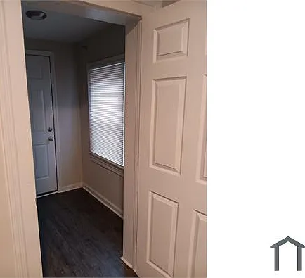 134 Walker St — Photo 5