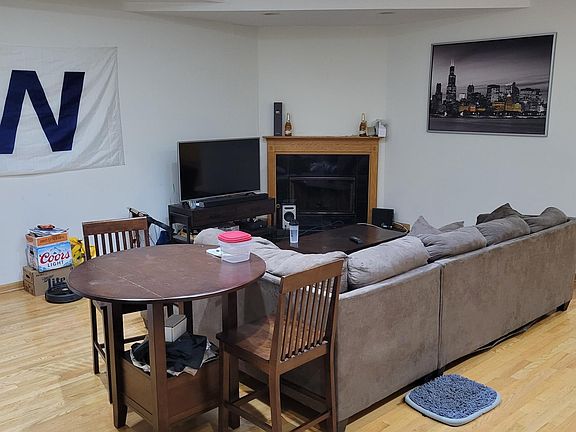 4th image of 1455 W Belmont Ave APT 2R