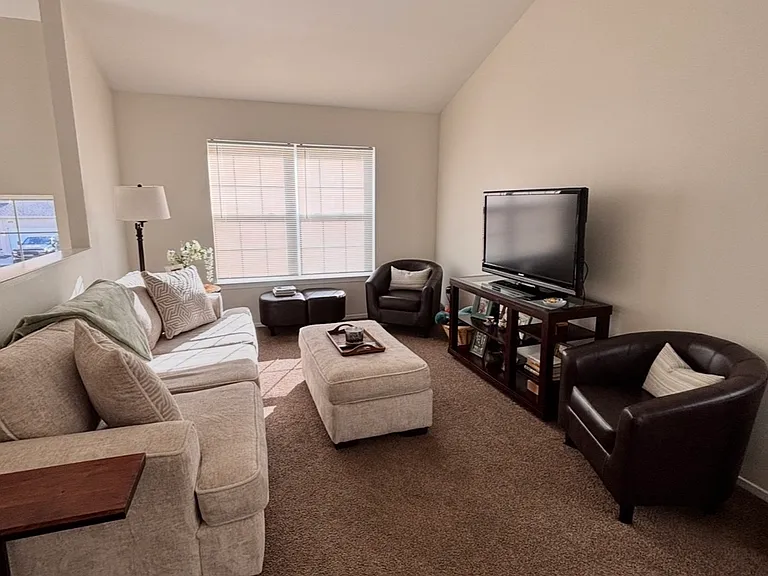 890 Hunt Club Dr — Photo 10