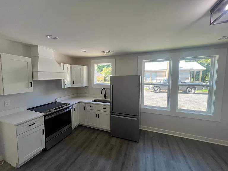4020 Acl Blvd — Photo 6