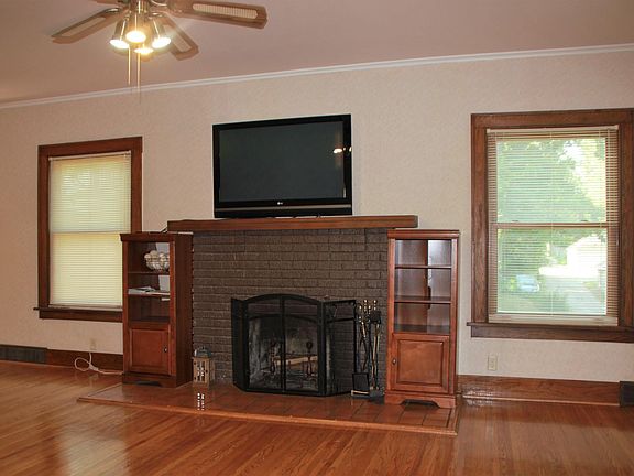 5th image of 2100 Heights Ave