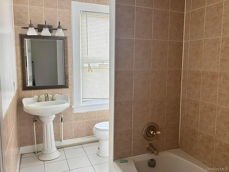 5 Myrtle St #2 — Photo 4