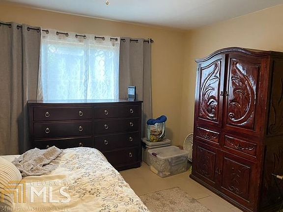 5th image of 251 Shakespeare Dr Unit 321