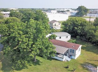 603 E George St, Port lavaca, TX 77979