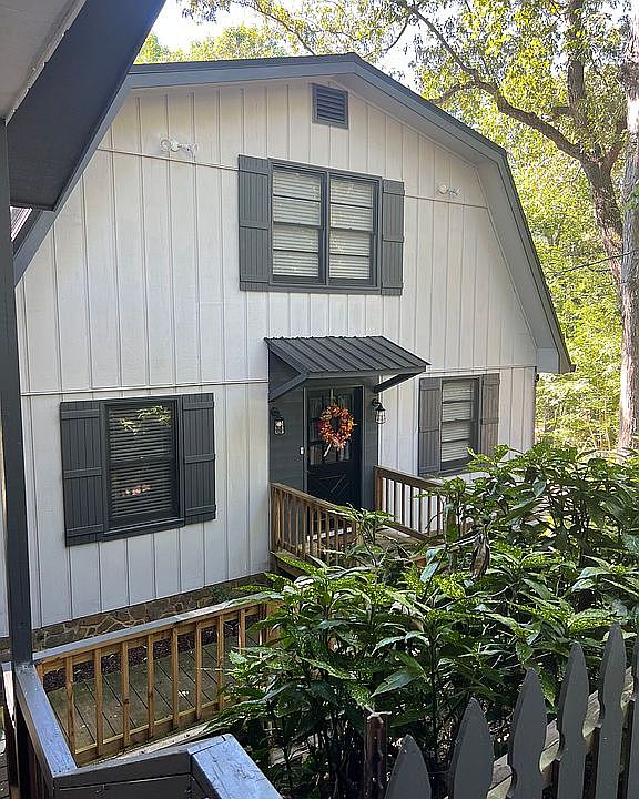 1st image of 381 Bow Dr