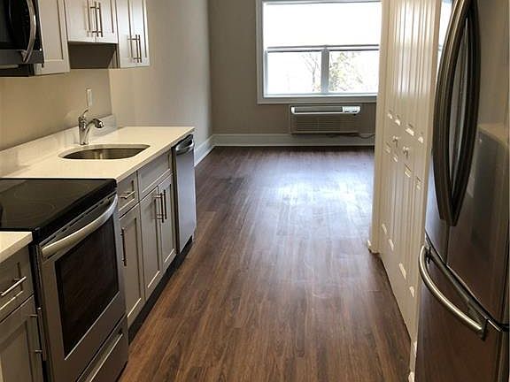 2nd image of 11 Farries Ave