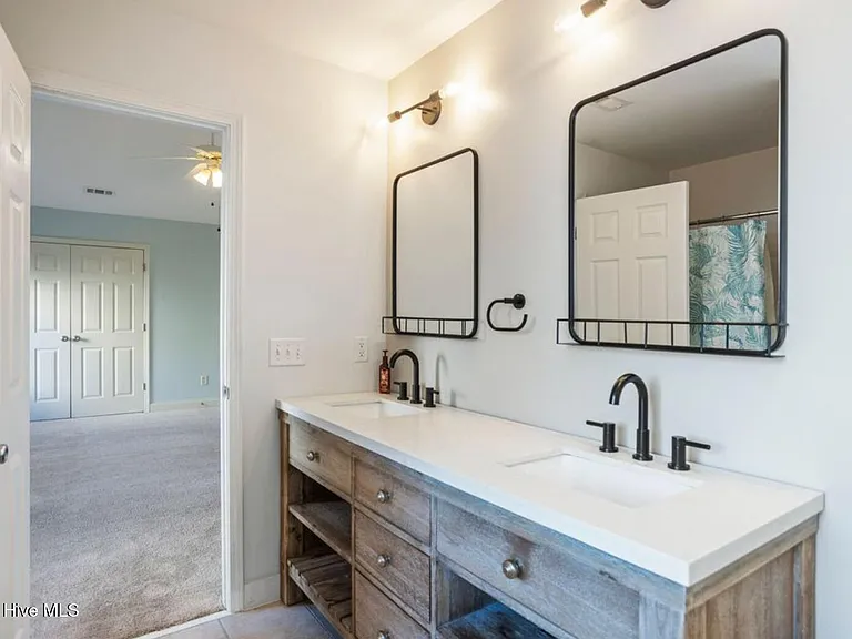8637 Plantation Landing Dr — Photo 12