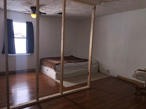 5th image of 126 Fairmont St