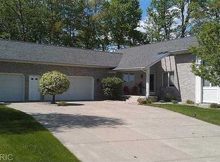 3355 Falcon Ridge Ct NE, Grand Rapids, MI 49525