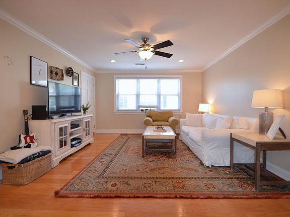 3rd image of 117 Wentworth St APT C