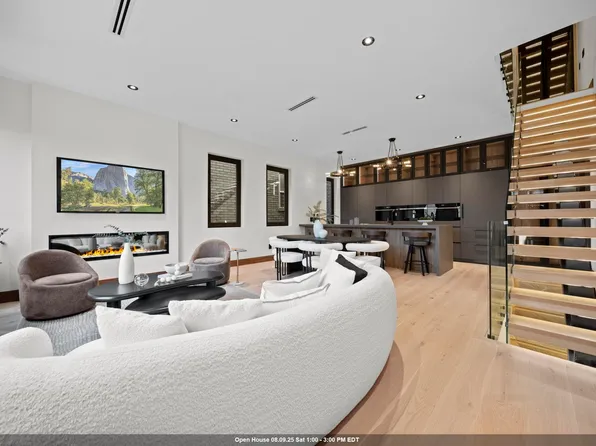 91 Hancock Ave Floor 2, Jersey City, NJ 07307