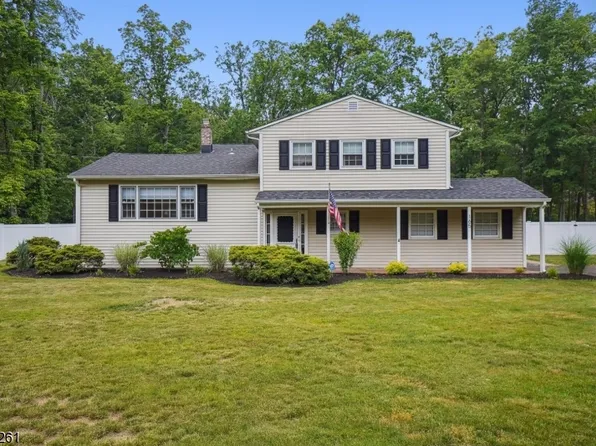 165 Greenwood Dr, Long Hill Twp., NJ 07946