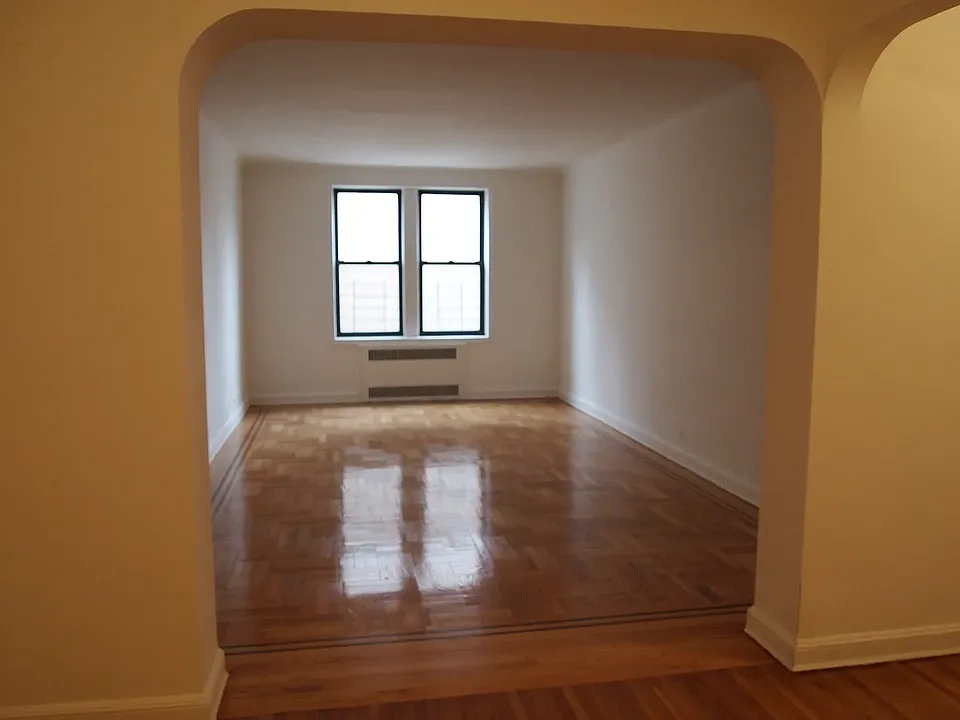245 Seaman Ave #5B