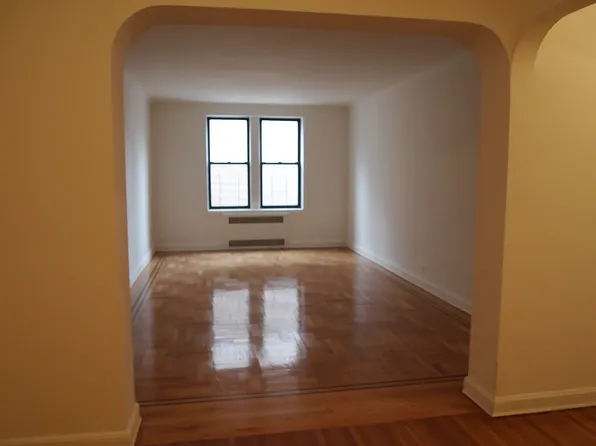 245 Seaman Ave #5B, New York, NY 10034