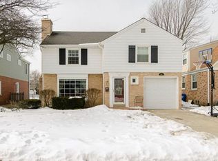 302 S Albert St, Mount Prospect, IL 60056