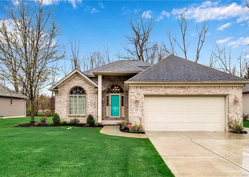 1st image of 12 Fair Woods Dr