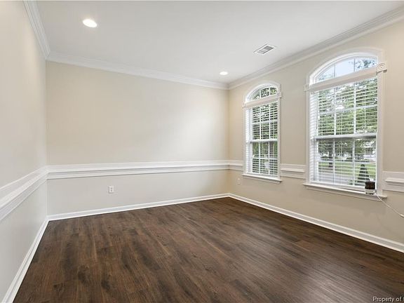 5th image of 403 Spinnaker Way