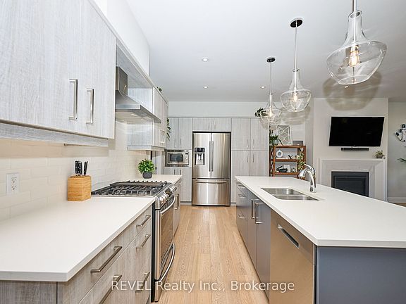 5th image of 9245 Shoveller Dr #19