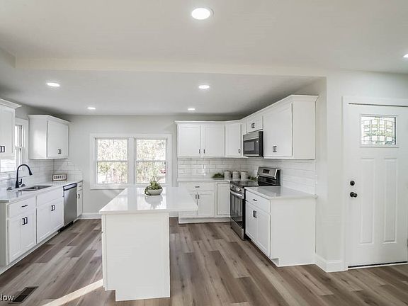 5th image of 612 Fig Dr