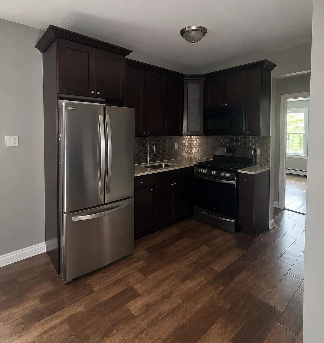 2 bed, 1.0 bath, 2621 sqft, $2,700 — Photo 1