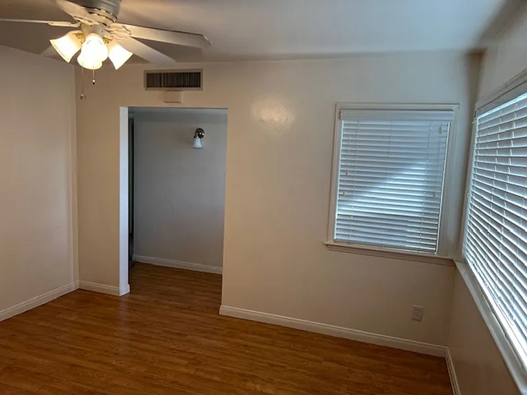 3704 Laverne Ave — Photo 4