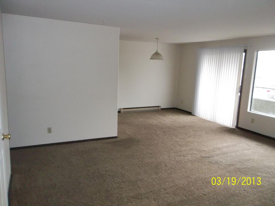 2nd image of 3001 E Upriver Dr APT 204