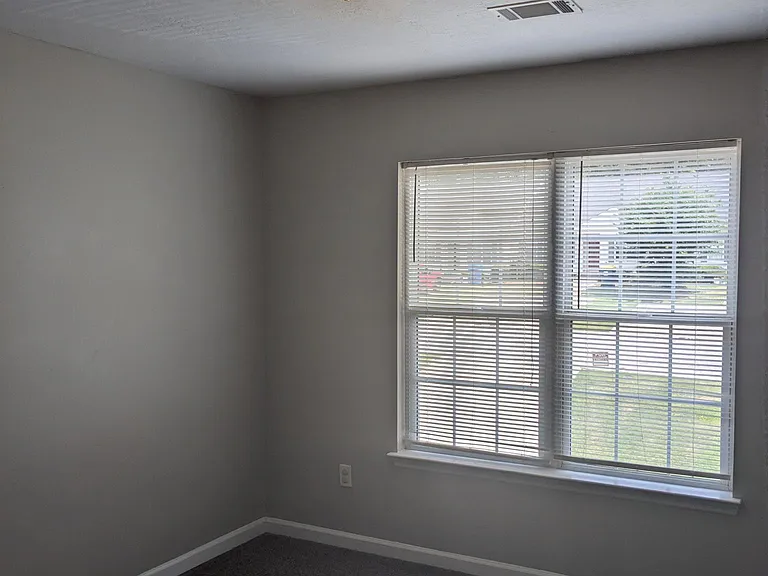 337 Crawford Mill Ln — Photo 12