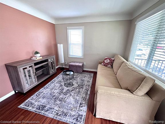 4th image of 1760 E Hazelhurst St
