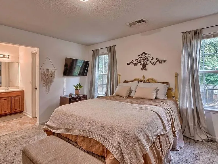 189 Hester Woods Dr — Photo 9