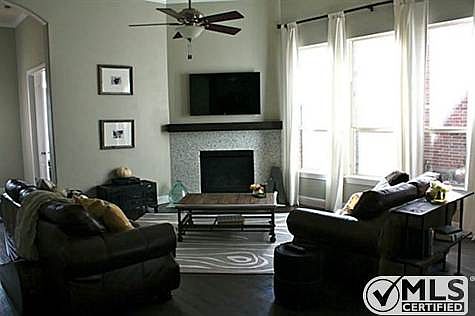 3rd image of 199 Carrington Ln