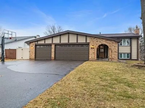 10533 Pierce St NE, Blaine, MN 55434
