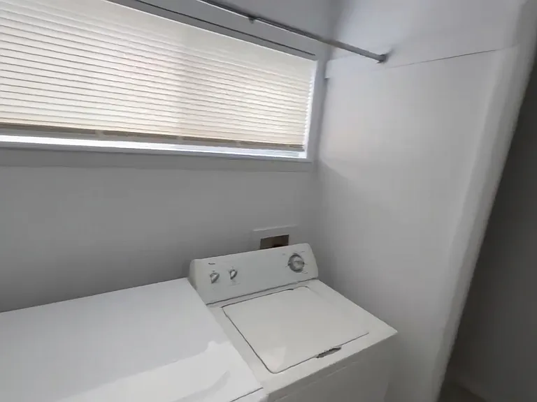 3982 Crayrich Cir #3982 — Photo 32