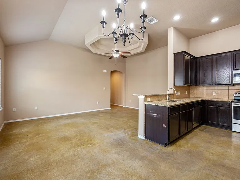 1048 Carolyn Cv — Photo 9