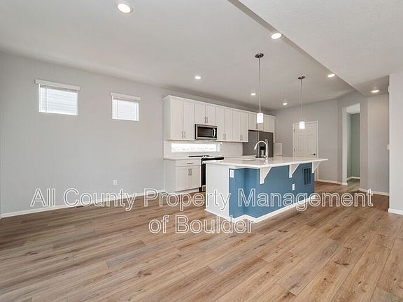 4th image of 1111 Highview Dr