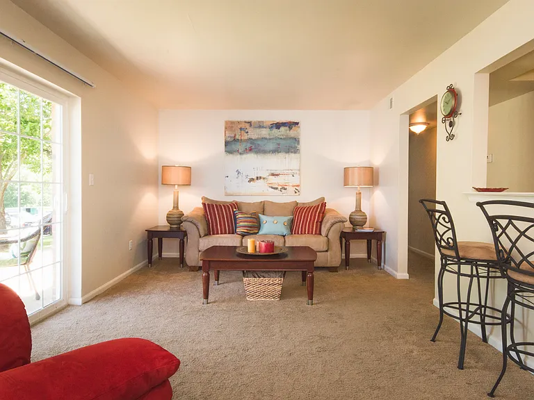 Salem Wood Apartments — Photo 3