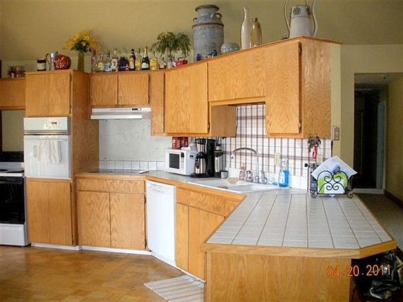 3rd image of 2655 Cherry Cir