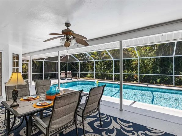 620 SE 21st Ter, Cape Coral, FL 33990