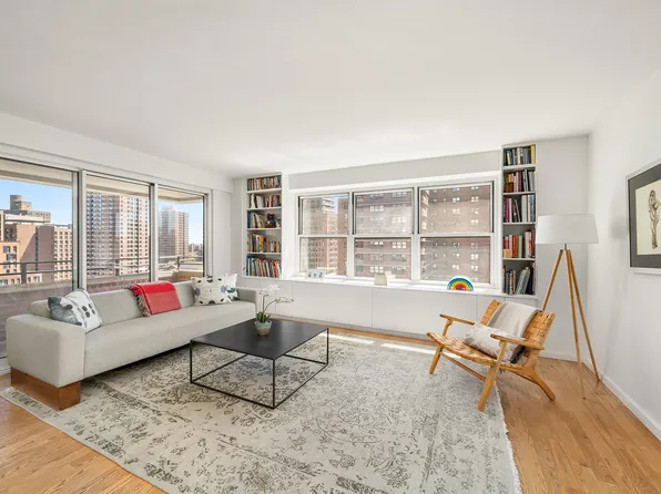 383 Grand Street image 1 of 8