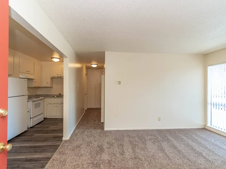 Sacramento Apartments, Carson Aire